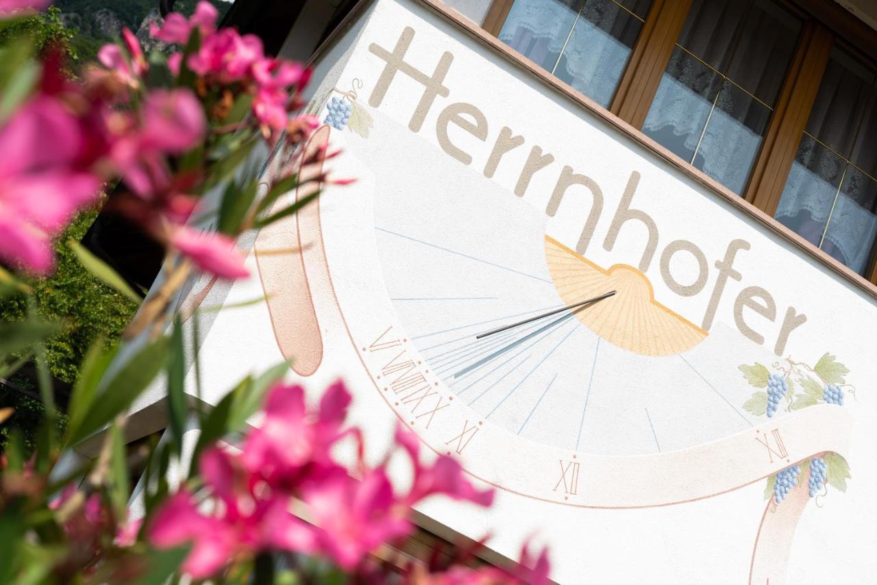 Apartments Herrnhofer Caldaro Exterior photo
