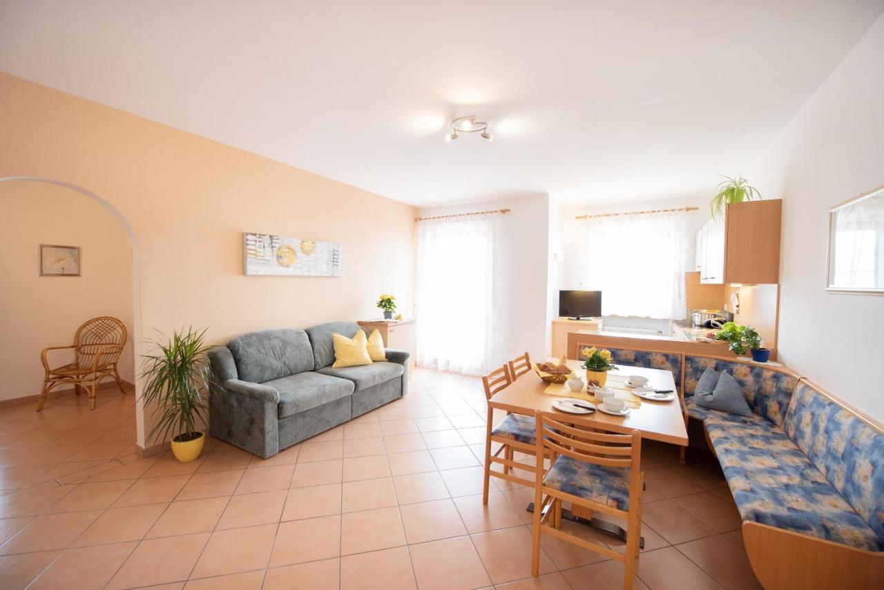 Apartments Herrnhofer Caldaro Exterior photo