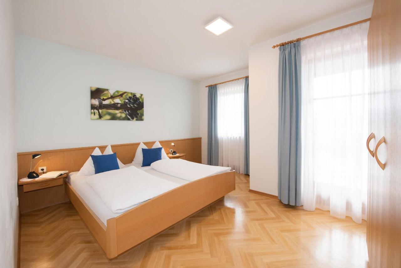Apartments Herrnhofer Caldaro Exterior photo
